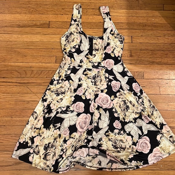 Skull & Roses Dress - Picture 2 of 2